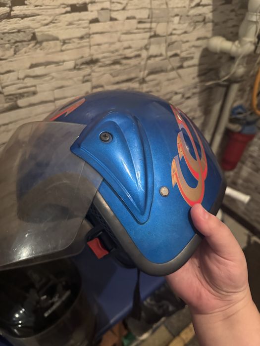 Продается каски для мапед