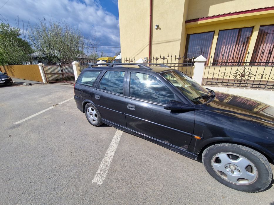 Vând Opel Vectra