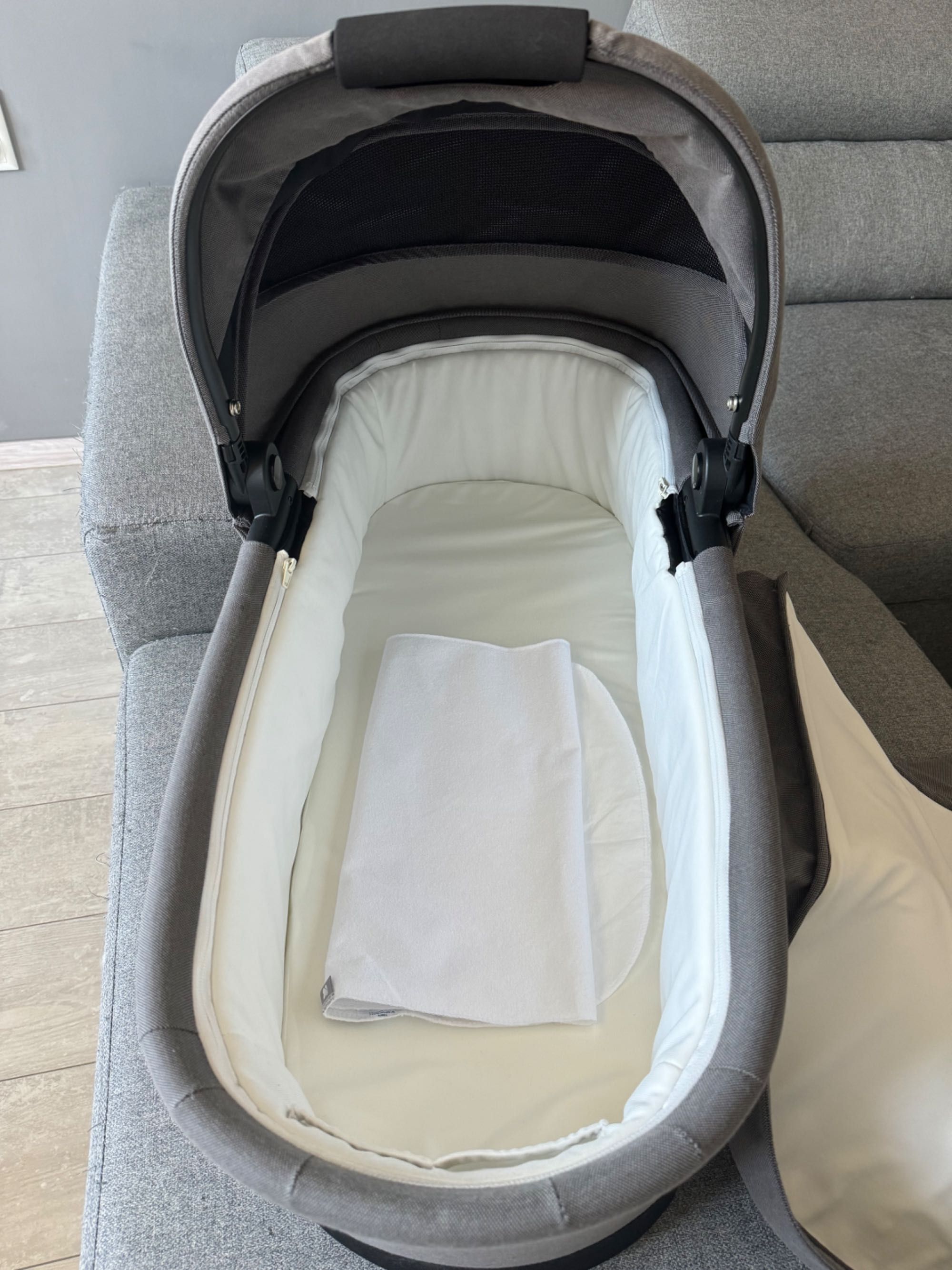 Кош за новородено Cybex + комплект за него