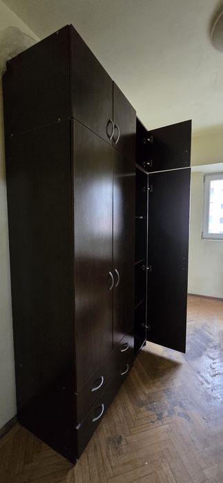 Dulap incapator cu compartimente multiple