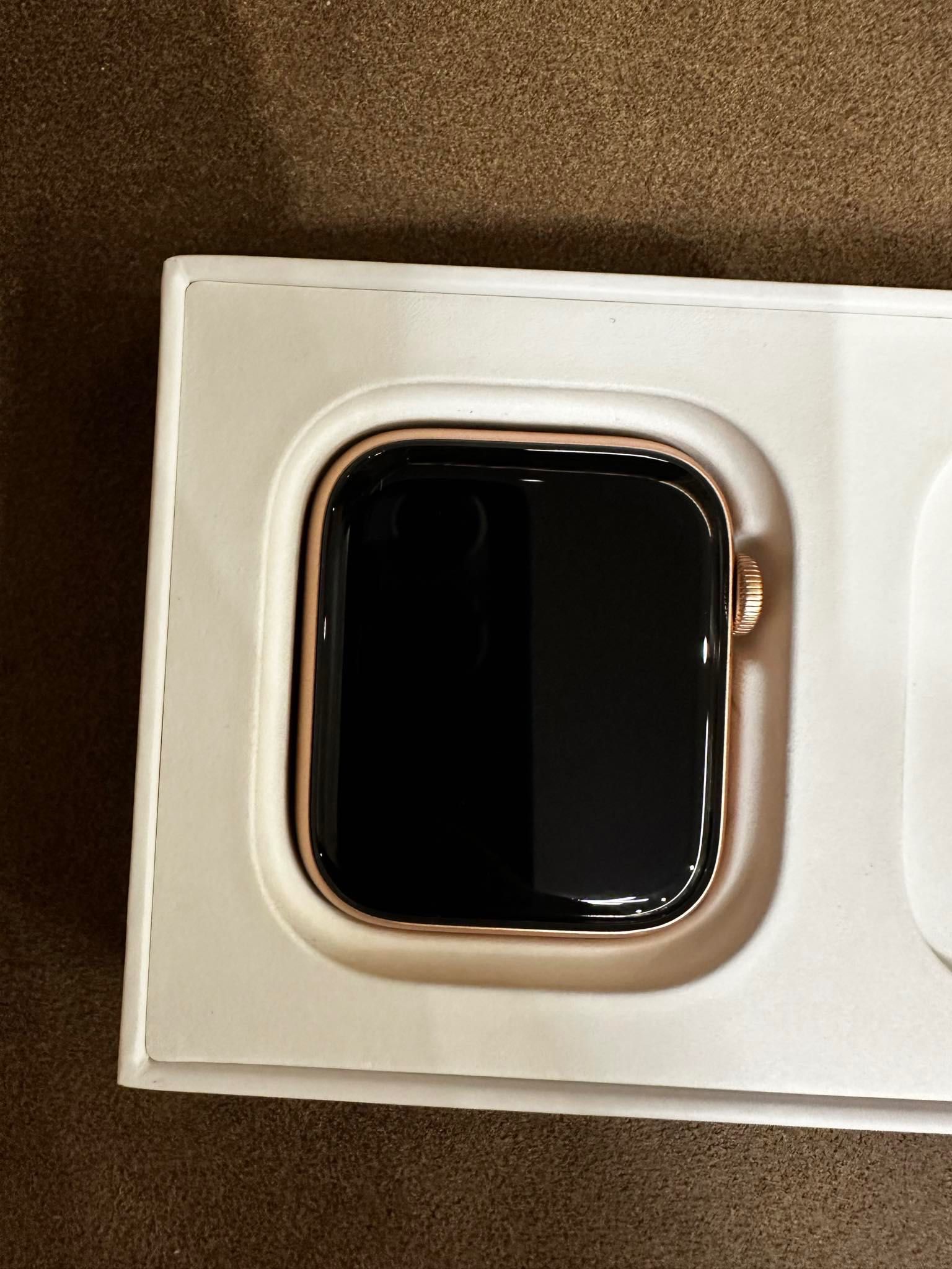 Apple watch se rose gold