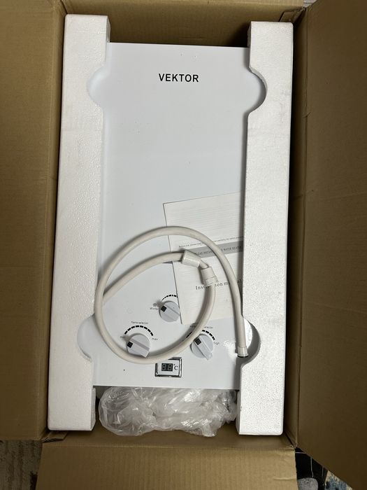 Boiler instant pe gaz natural LNG ,Vektor, 12L , Nou