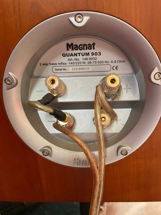 Boxa B&W  HTM7 Bowers & Wilkins si MAGNAT QUANTUM