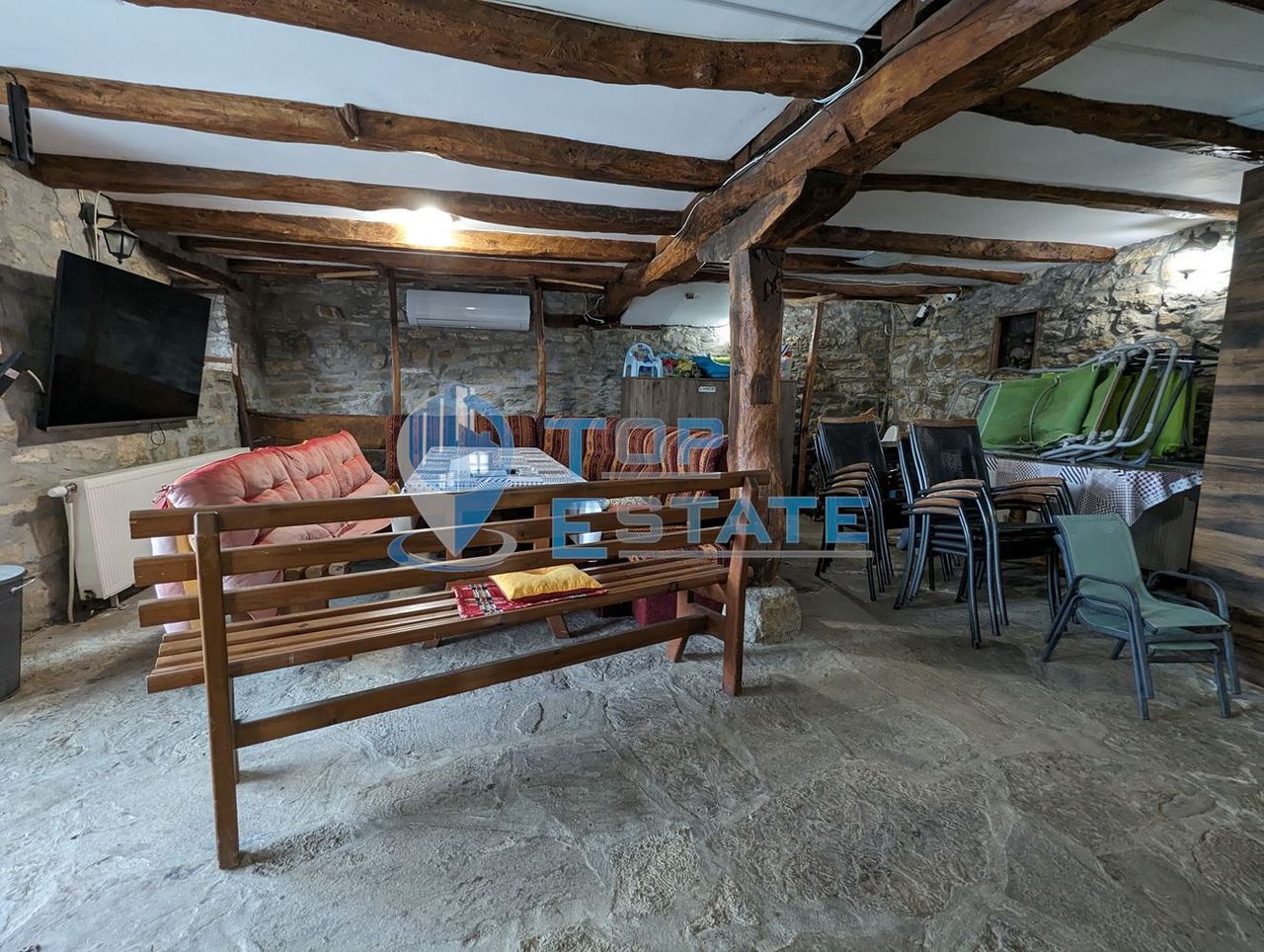 Продава се Къща в с. Буковец, Област Велико Търново - 180 кв.м за 1250 €/кв.м - Снимка #1