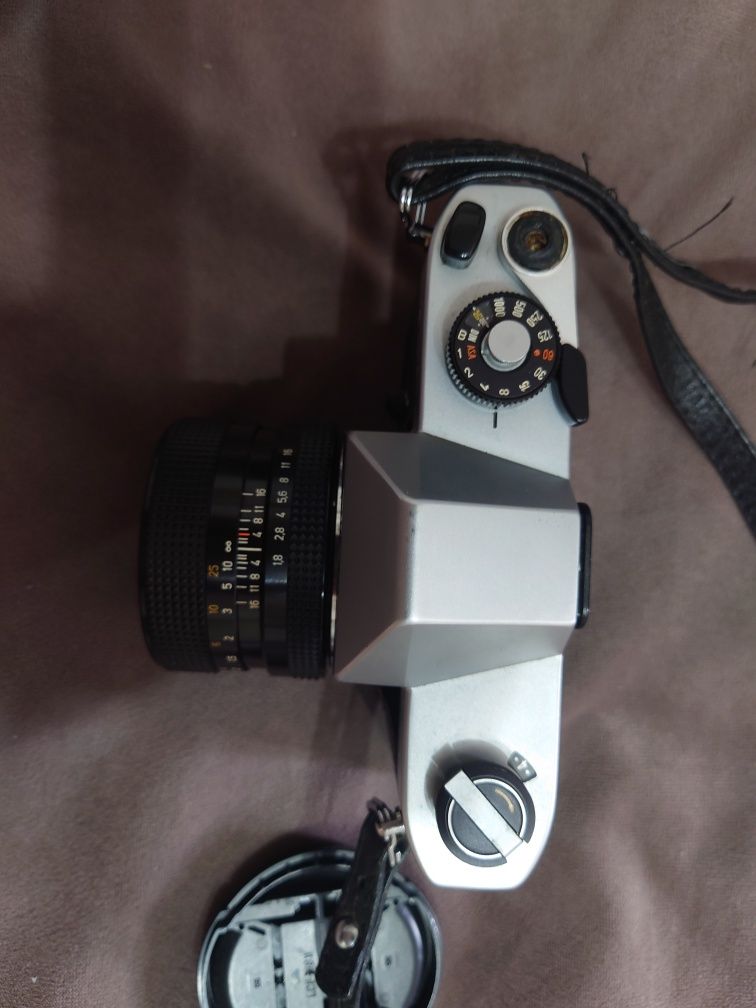 Rolleiflex SL 35 cu obiectiv  Planar 50mm
