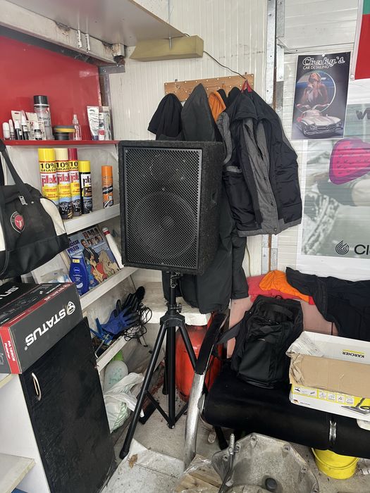 Здравейте!Продавам две тонколони 12-ки + усилвател ямаха