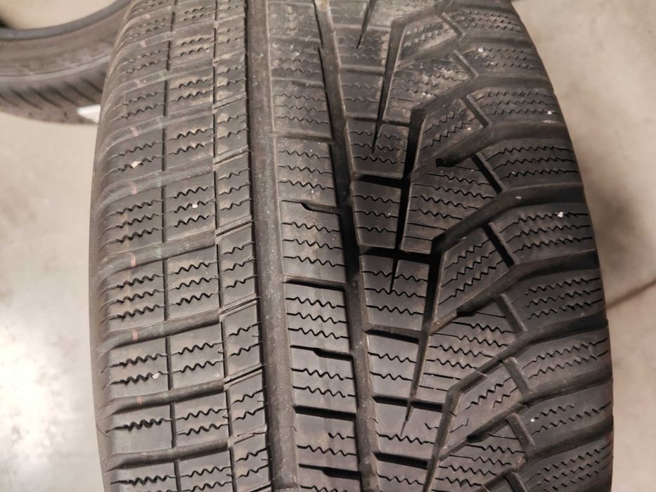 4бр.зимни гуми 225/45/18 Hankook