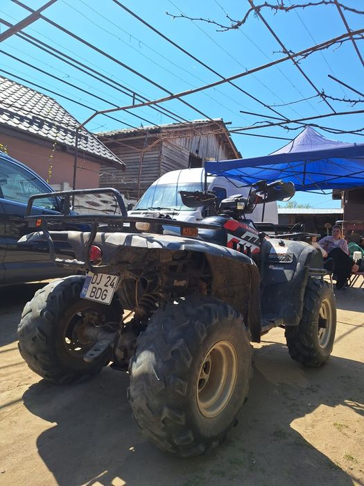 Vând ATV linhai 300