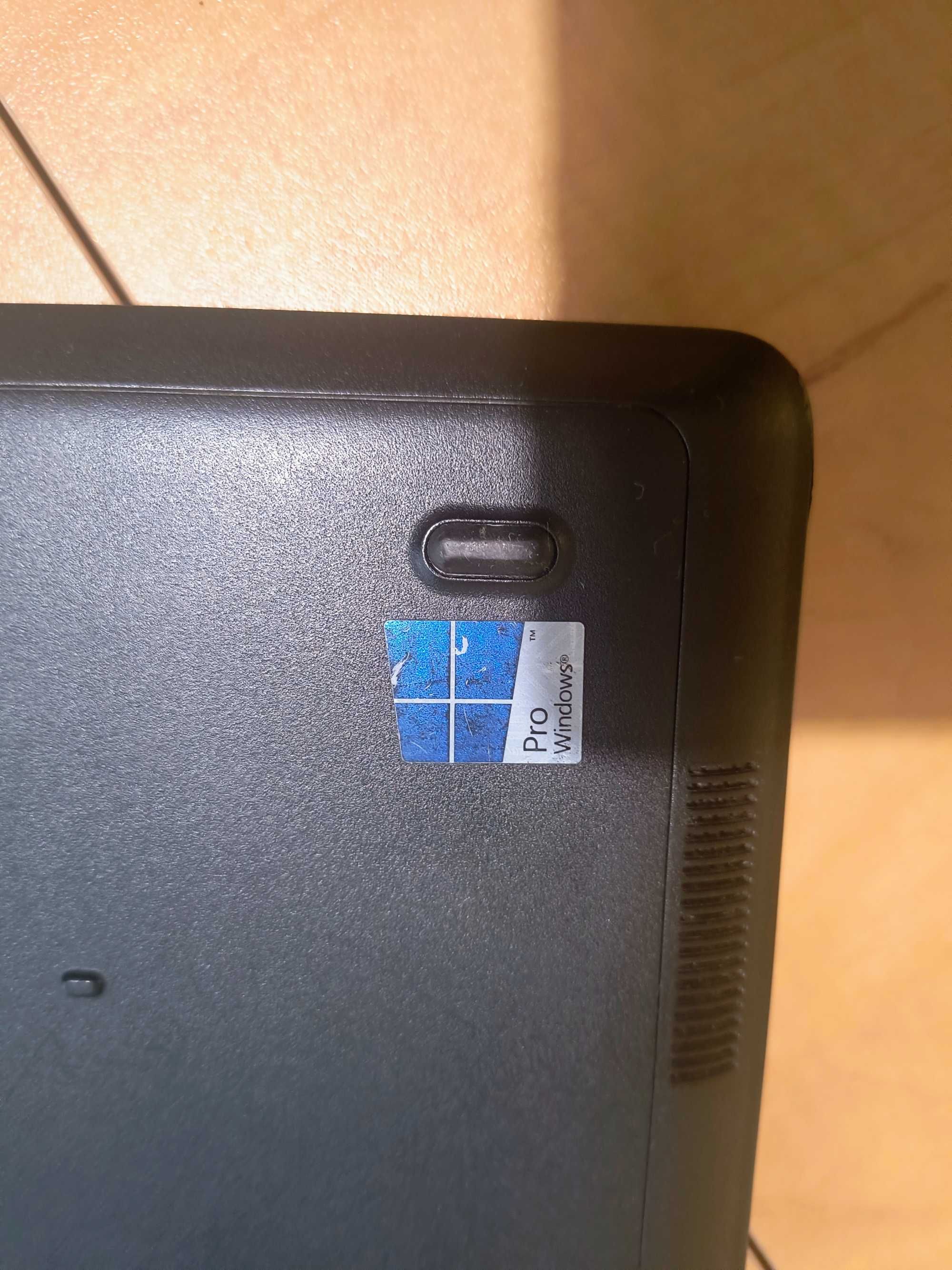 Продавам лаптоп dell