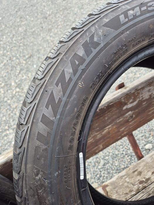 Зимни гуми 205/60/16 Bridgestone
