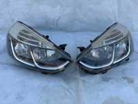 Far  Dreapta Renault Clio 4 urechi rupte