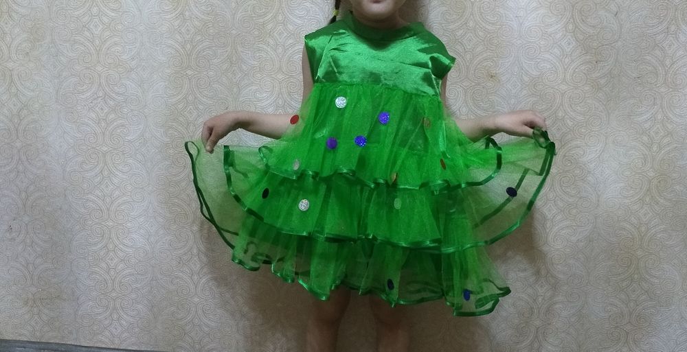 продам платье ёлочки