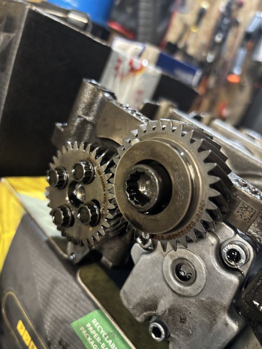 Pompă ulei Passat B6 2.0 BMP