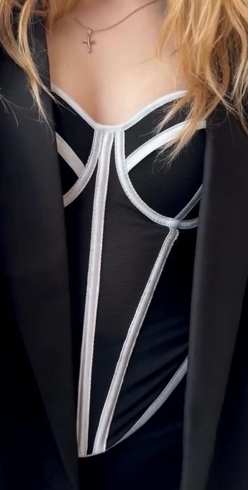 Corset. Negru. Calitate excelentă. Marimea S