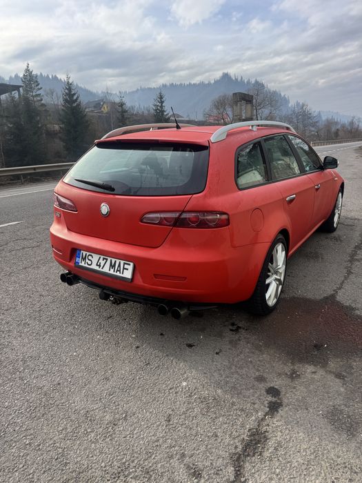 Alfa romeo 159, schimb cu autoturism/autotuilitara min6 loc + dif