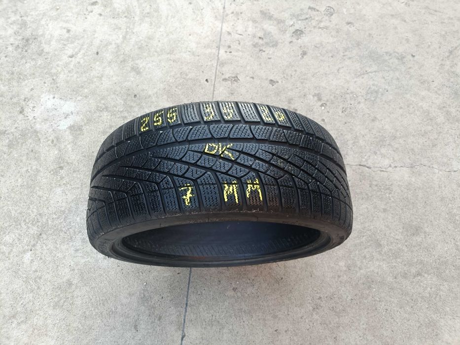O anvelopa de iarna 255 35 20 pirelli sottozero 2 profil 7 mm