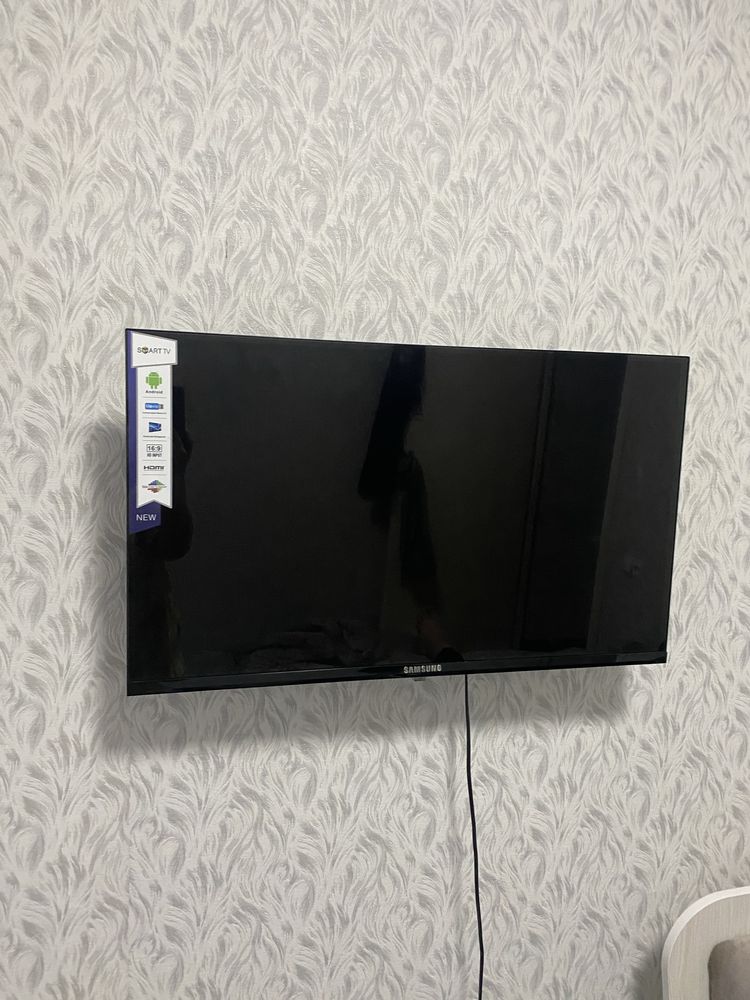 Продаю телек почти новый  смарт