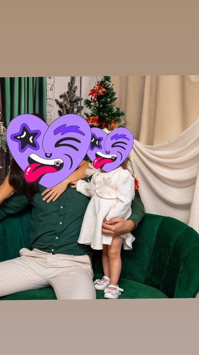 Рокли мама и бебе подходвщи за коледна фотосесия