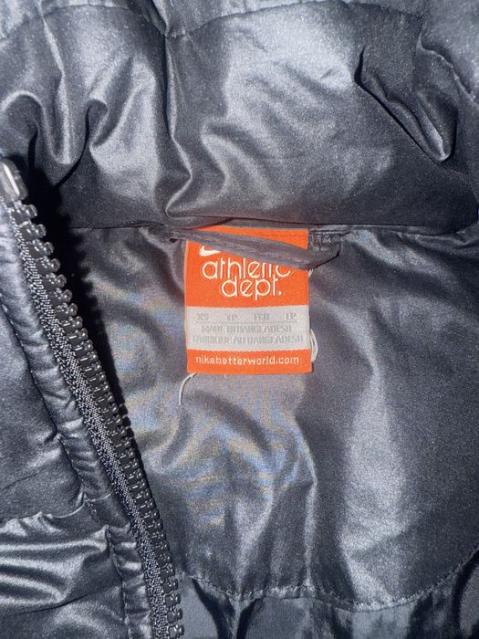 Зимно яке Nike и пролетно-есенно яке Sisley, размер хс