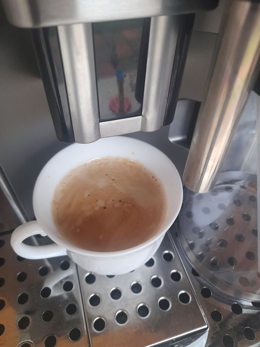 Vând expresor de cafea marca Delonghi Primadonna Avant