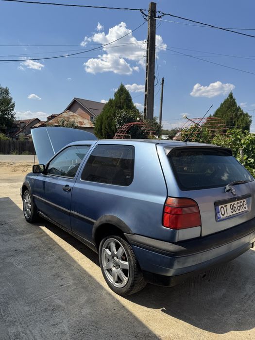 Vand Golf 3 1.8 benzina