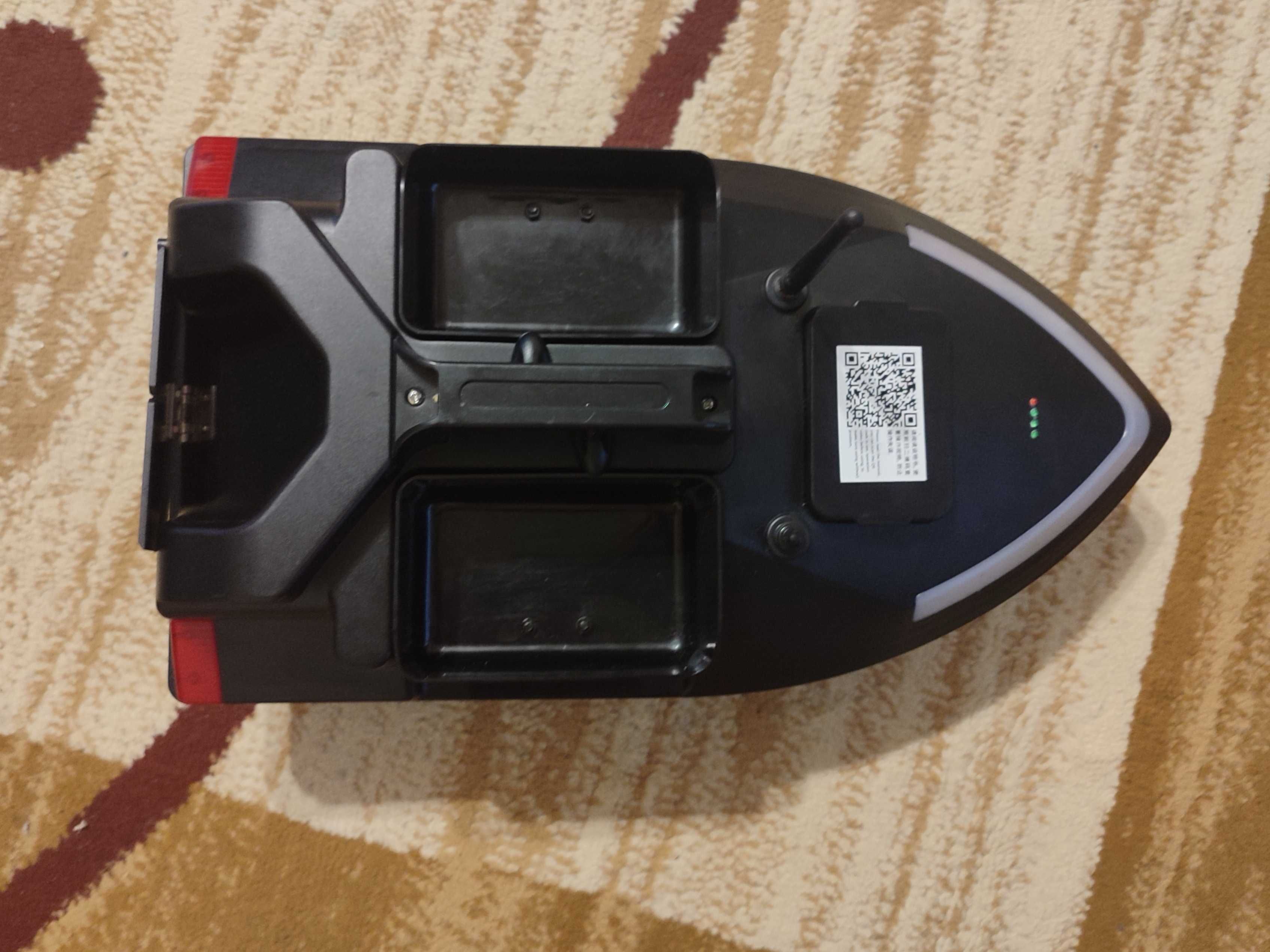 Корабче за захранка с GPS и две батерии