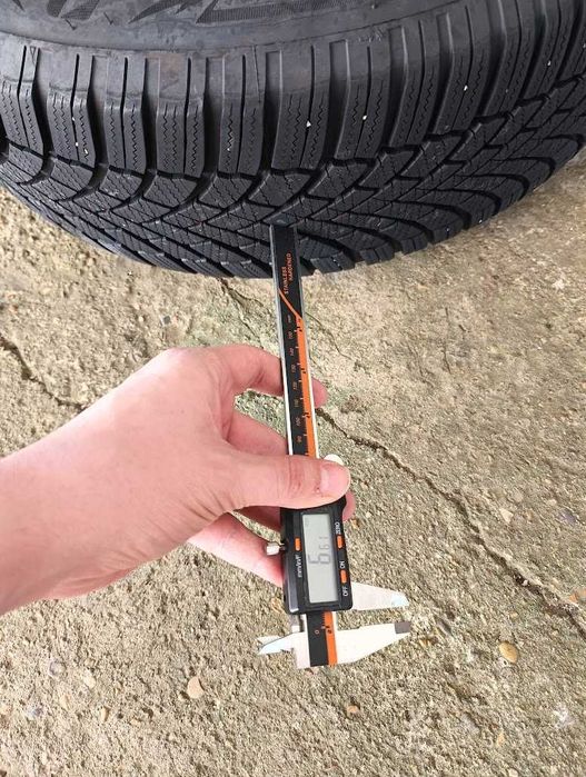 Зимни гуми Bridgestone Blizzak 195/65R15 4бр (ДОТ 2021г)