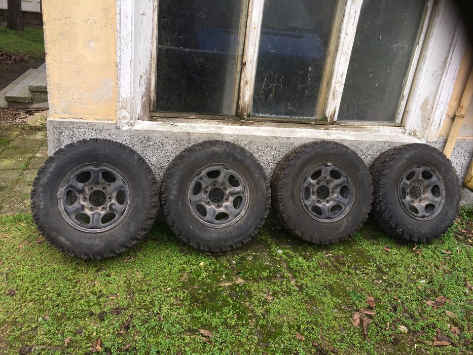 Гуми с джанти за кал и сняг