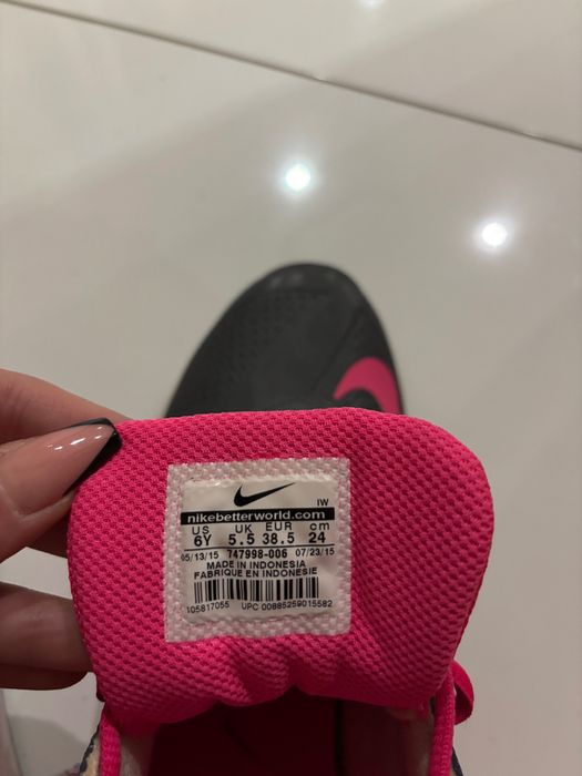 Дамски спортни обувки Nike