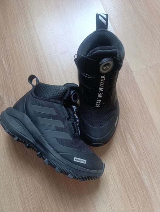 Боти Адидас 33н черни. и 36н черно и електриково