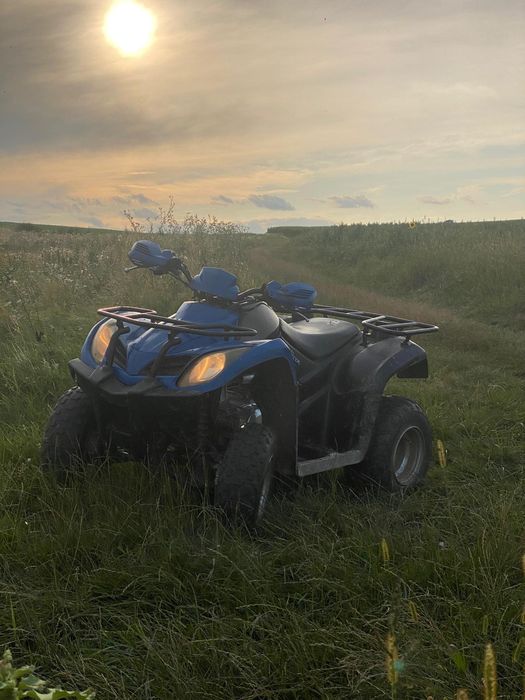 ATV Kymco de 300cc 1000€ ușor negociabil