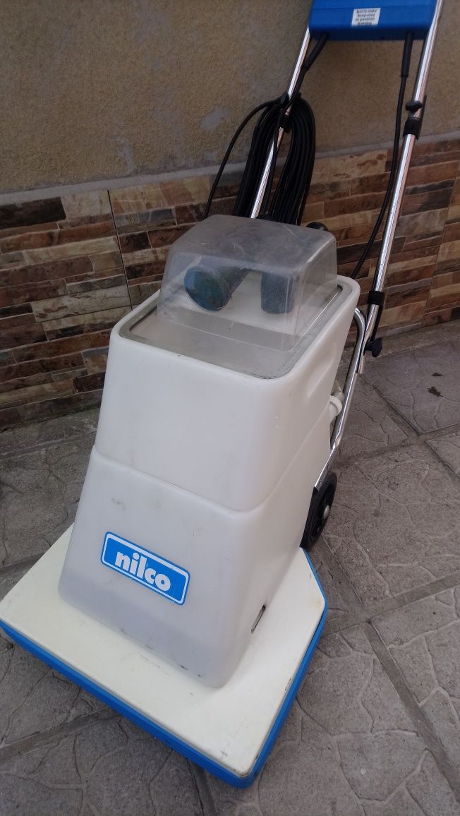 Почистваща Машина Nilco  220V за всички настилки Удобна