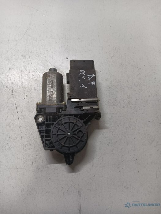 Motoraș geam pivotant dreapta fata SKODA OCTAVIA 1Z3 2004 - 2013