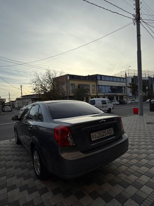 Gentra Avtomat sotiladi