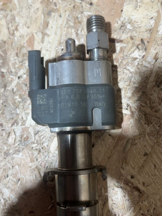 Injector/Injectore Bmw 2.0 benzina  N43/N53 Cod:13537589048 index 6-11