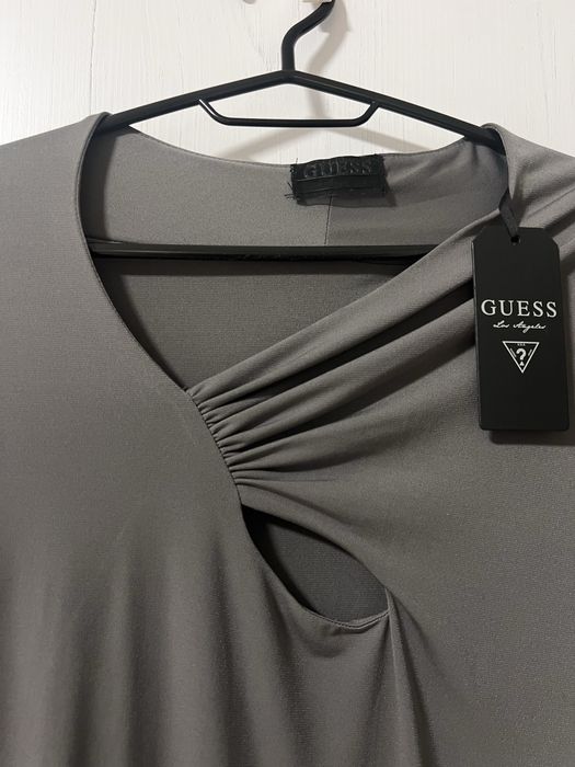 Нова рокля-Guess