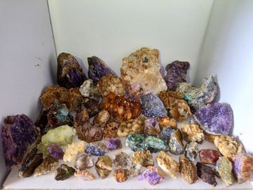 Лот колекция минерали от България друза Кварц аметист кристали яспис