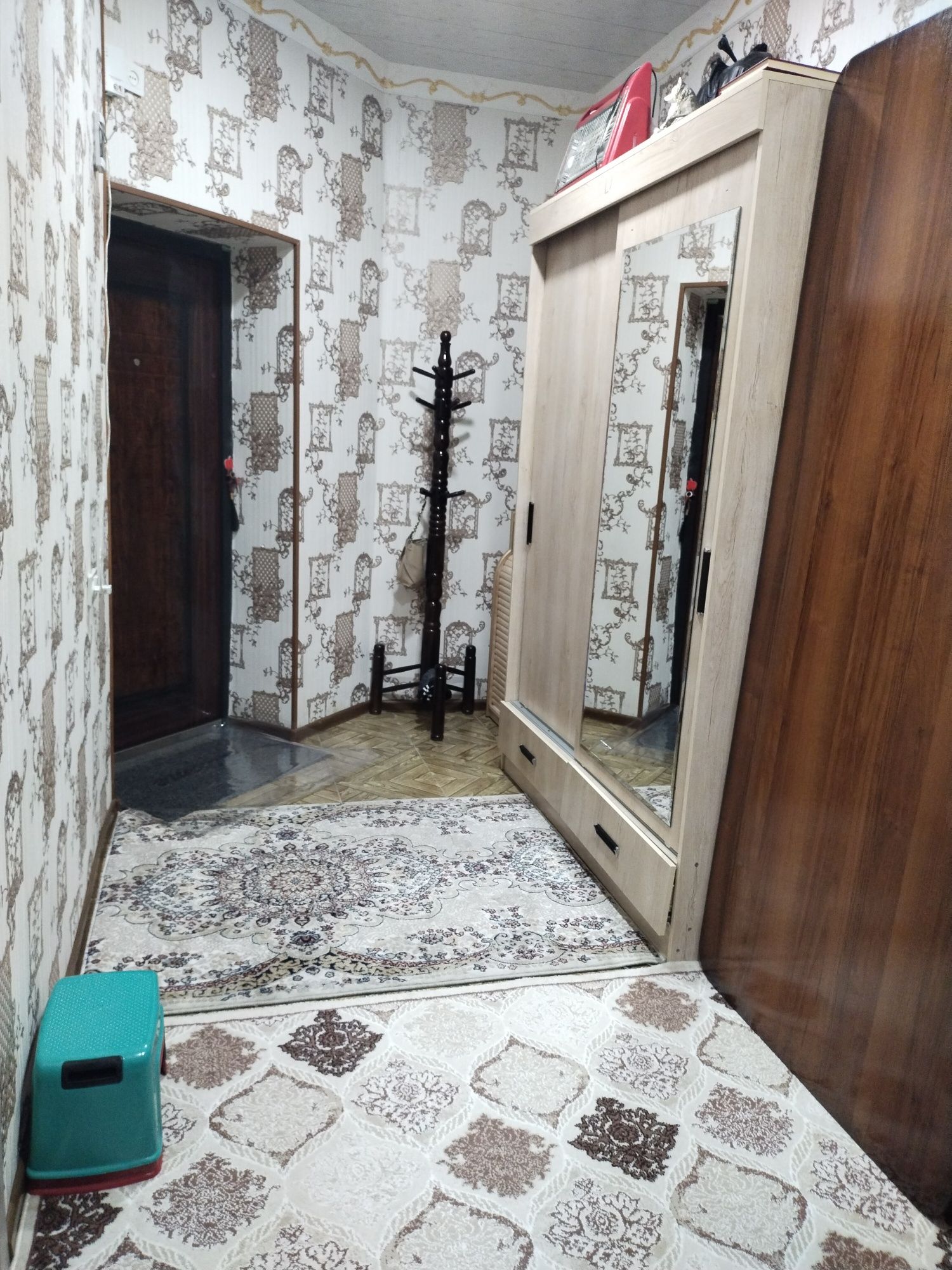 Срочно ИЖАРАГА квартира 1хона Узок, муддатга. Без маклер