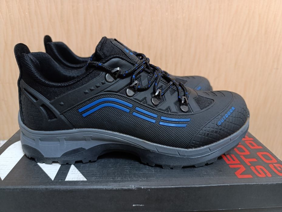 Турецкие спортивные ботинки. Размер 41,42