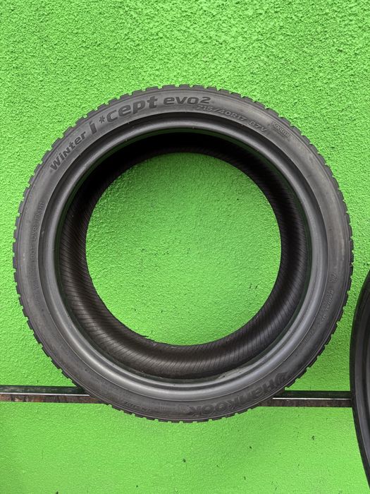 215/40/17 M+S HANKOOK Profil rămas 75% STARE IMPECABILA