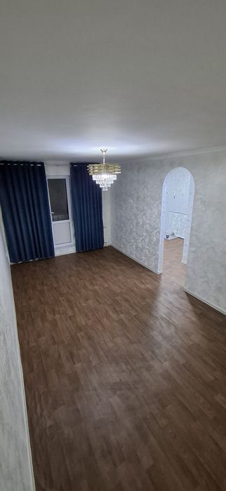 1 xonali kvartira sotiladi