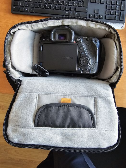 Продавам чанта за фотоапарат Lowepro