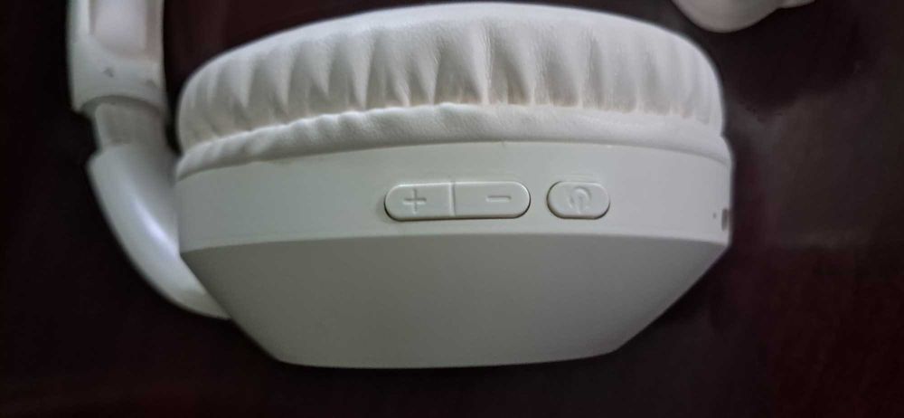 Simsiz naushnik. Simsiz quloqchin