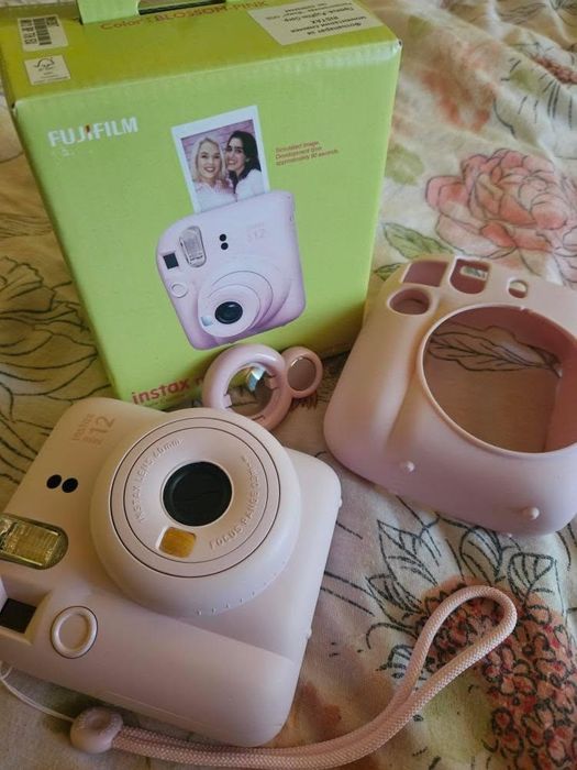 фотоапарат за моментални снимки Fujifilm Instax Mini 12 Instant Camera