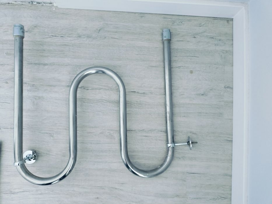 Продам  в ванную змеявик...