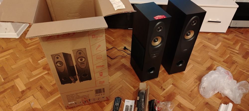 Продавам Тонколони  F&D  T35X