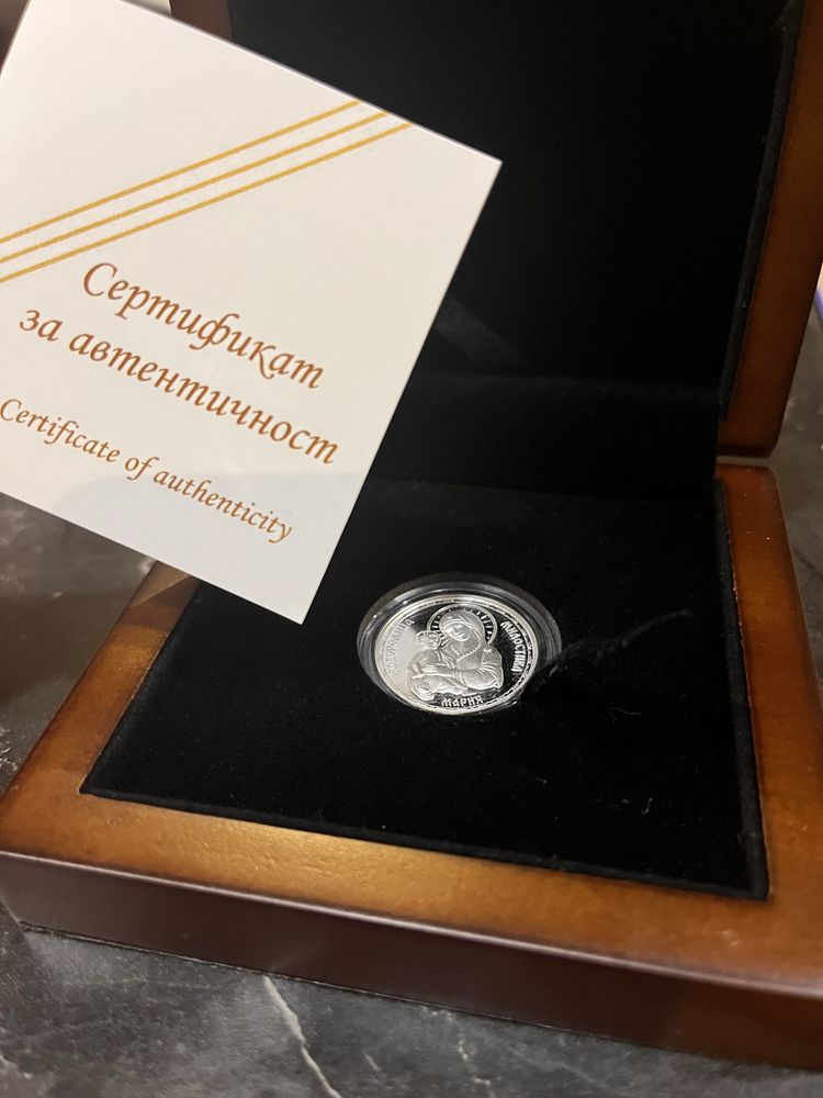 Сребърна монета Света Богородица, Умиление
