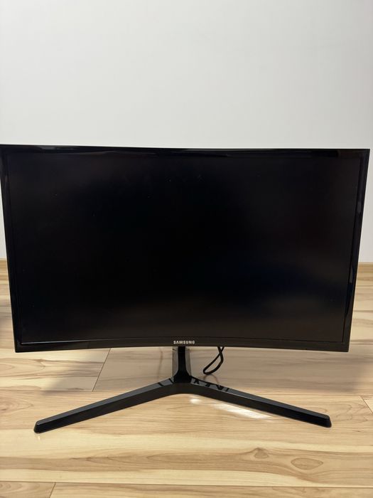 Monitor Samsung curbat 24” Full HD