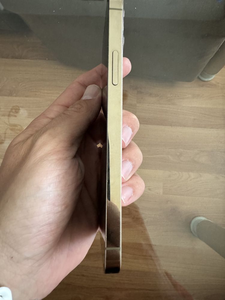 iPhone 12 Pro Gold - iCloud заключен /за части/
