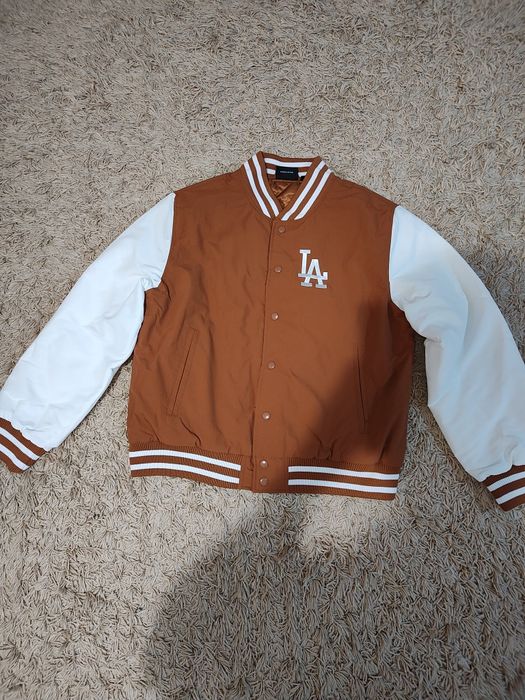 Jachetă new era nouă